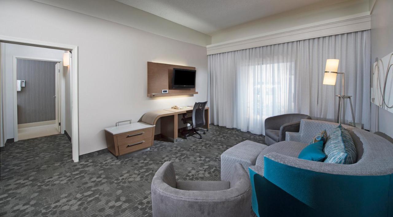 คอร์ตยาร์ด โดทัน Hotel ภายนอก รูปภาพ