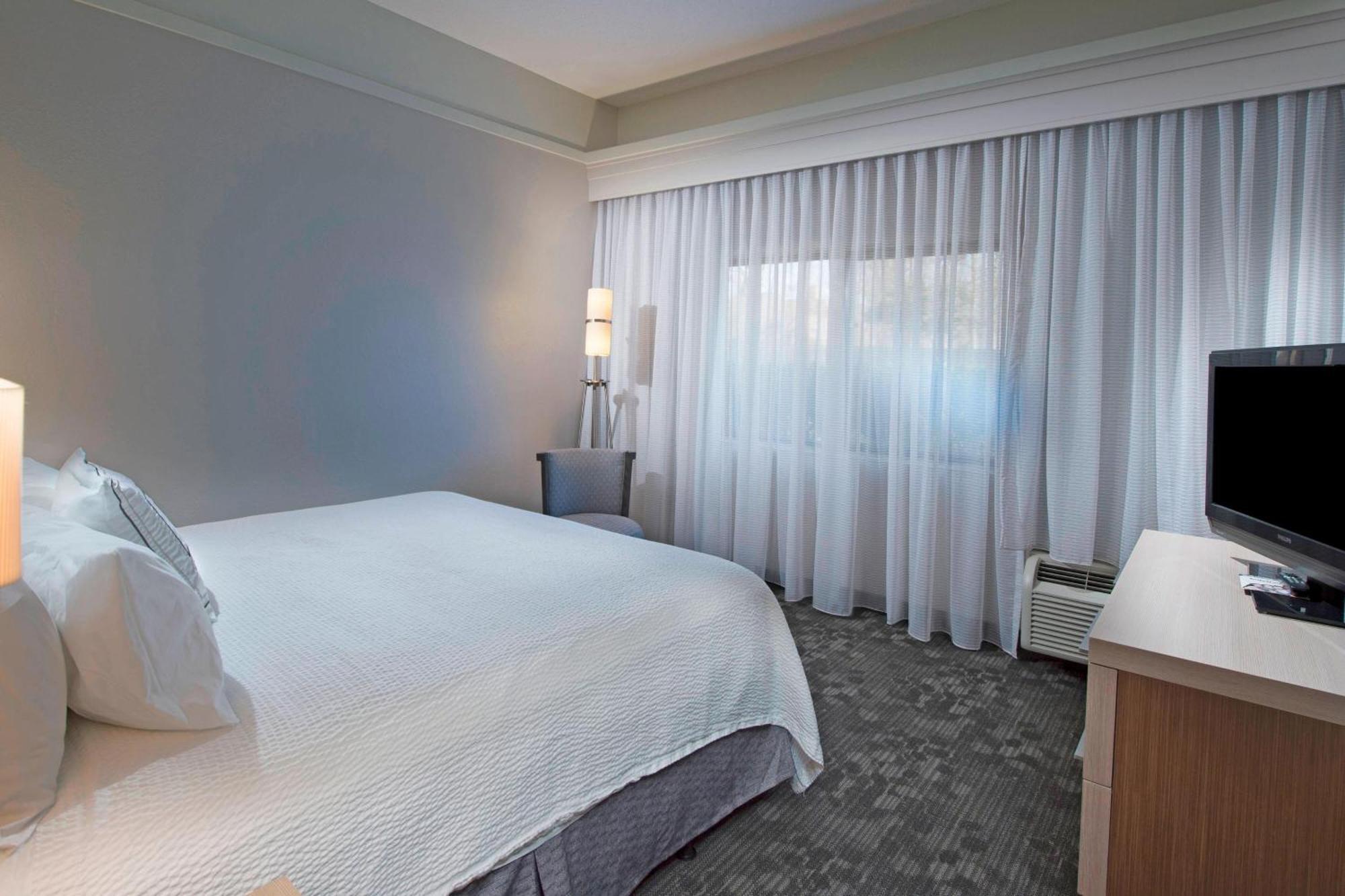 คอร์ตยาร์ด โดทัน Hotel ภายนอก รูปภาพ